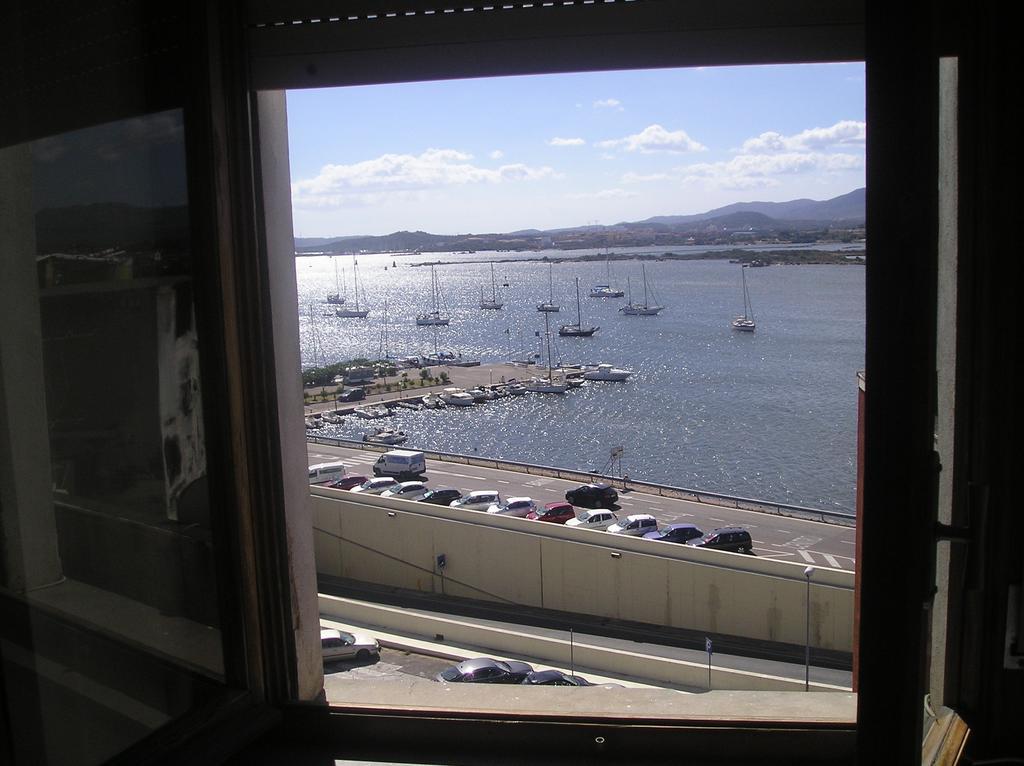 Via Genova Apartment Olbia Phòng bức ảnh